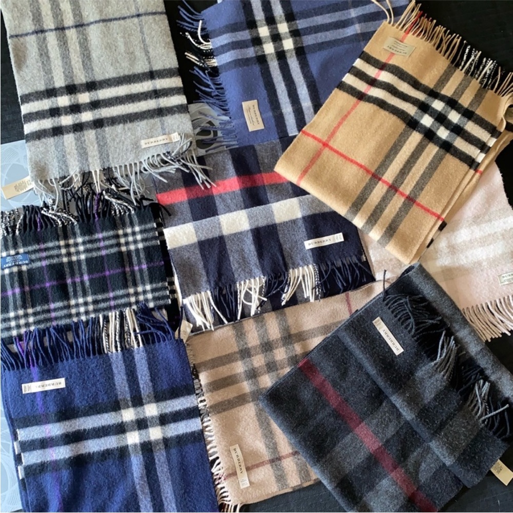 BURBERRY SCARF SALE - Picture 15 of 16